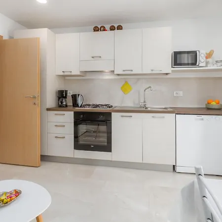 Apartments Alex Premium 100M From The Beach Apartment