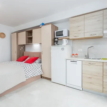 Apartments Alex Premium 100M From The Beach Porec