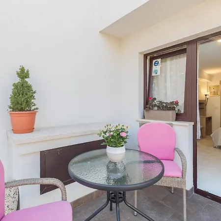 Apartments Alex Premium 100M From The Beach Apartment Porec