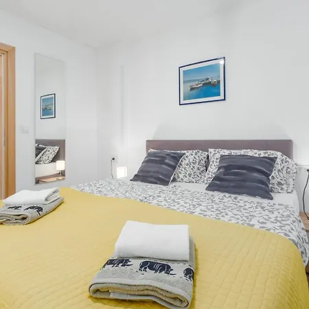 Apartments Alex Premium 100M From The Beach * Porec