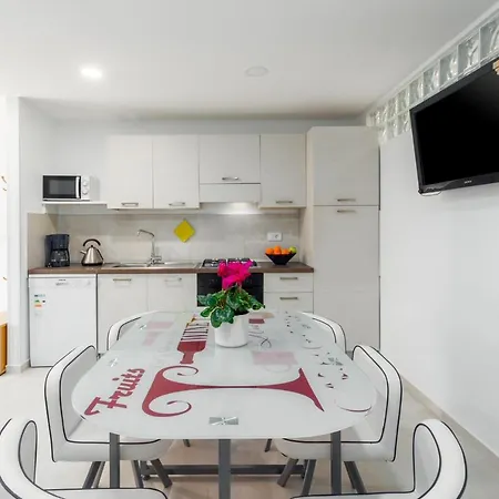 Apartments Alex Premium 100M From The Beach Apartment *