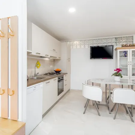 Apartments Alex Premium 100M From The Beach Apartment Porec